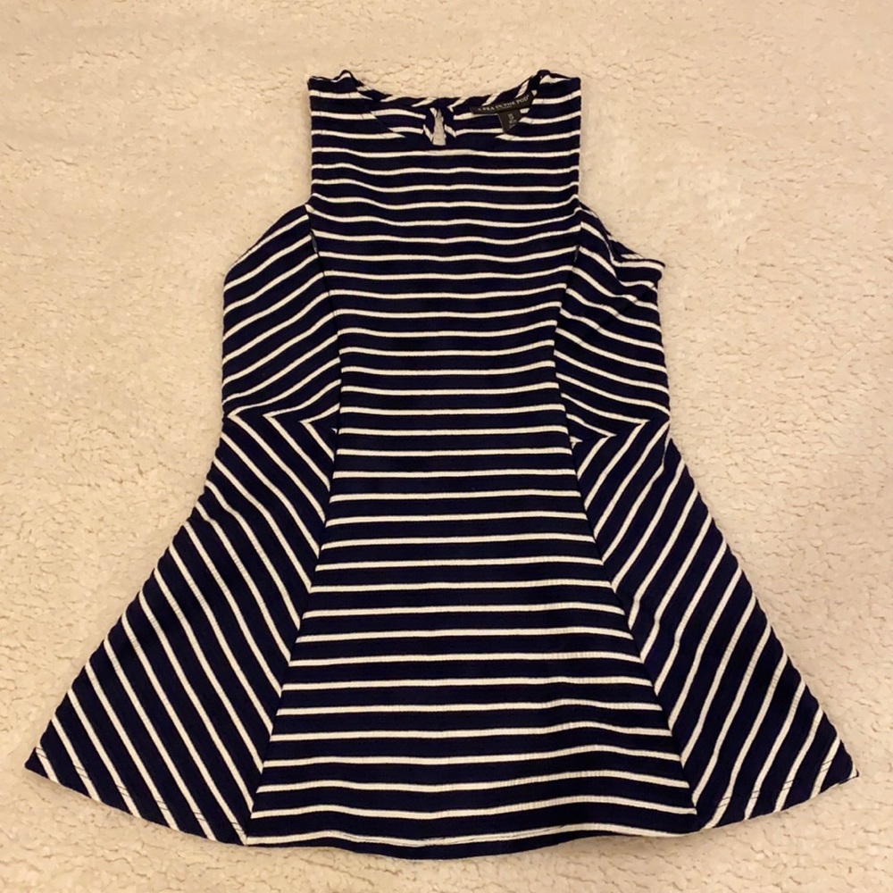 A Pea in the Pod nursing top XS-navy and white